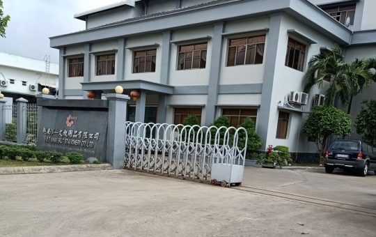 Lắp cửa cổng xếp tại KCN Minh Hưng