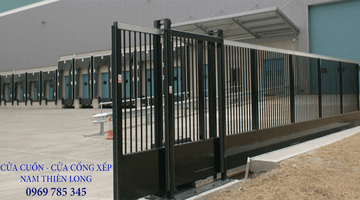 24 - Cửa cổng xếp sắt sơn tĩnh điện