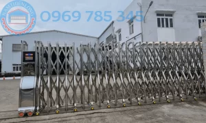 Lắp đặt Cửa cổng xếp tại KCN Minh Hưng Bình Phước